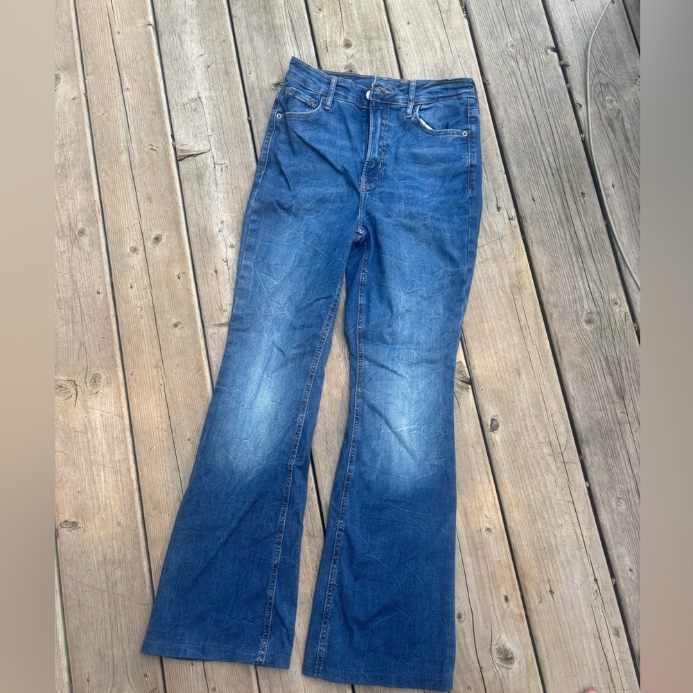 Old Navy Women's Flare Jeans in Deep Blue